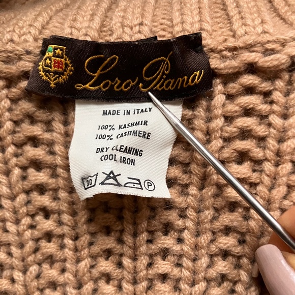 LORO PIANA 100% CASHMERE SWEATER - Picture 2 of 15